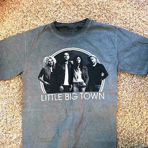 Small/little big town concert shirt New